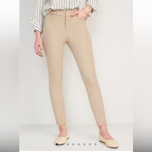 Old Navy Pixie Skinny Khaki Pants - Size 12